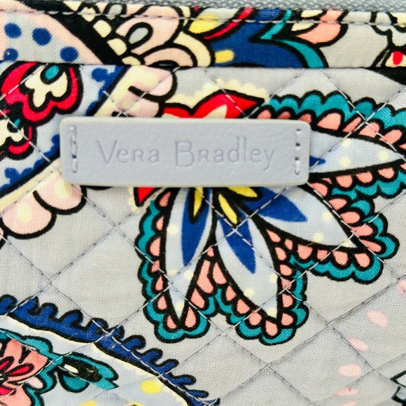 Iconic Weekender Travel Bag in Makani Paisley - Picture 12 of 14